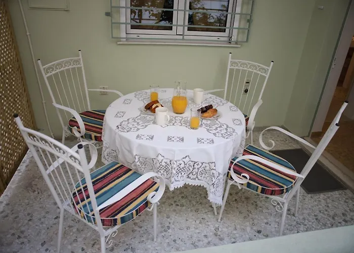 Athens Bounty Garden House 2BR 2BA Free Parking