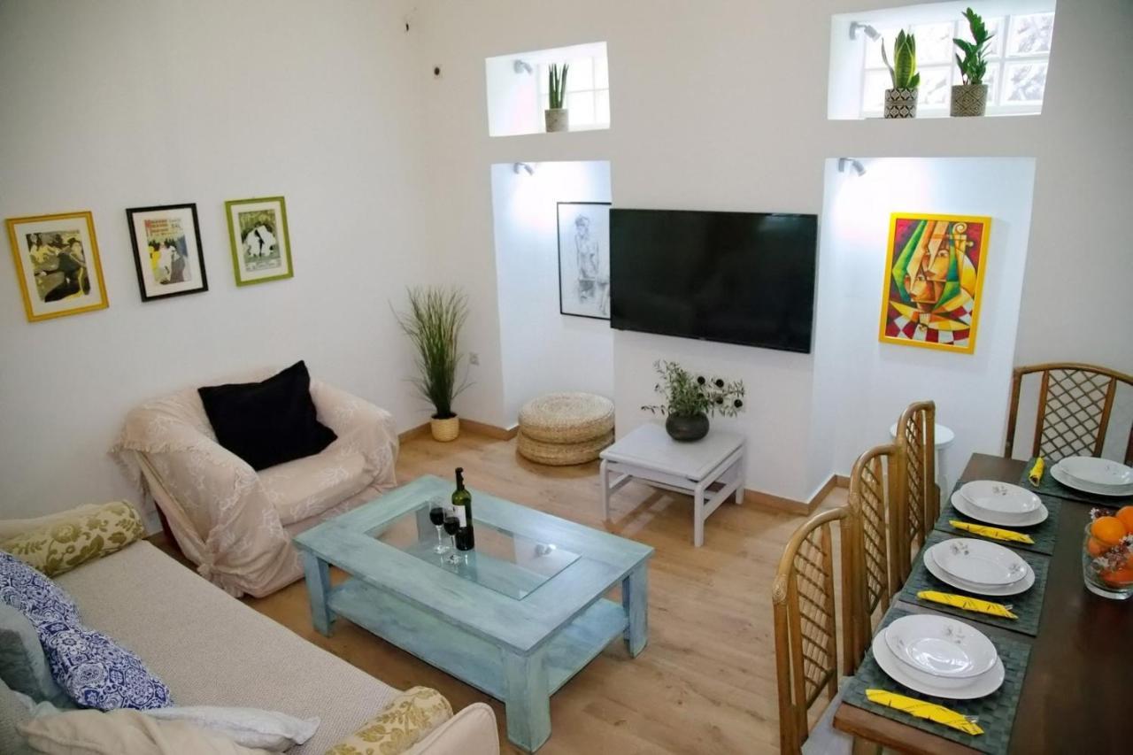 Aroura Homes Garden House 2br 2ba Free Parking * Athene