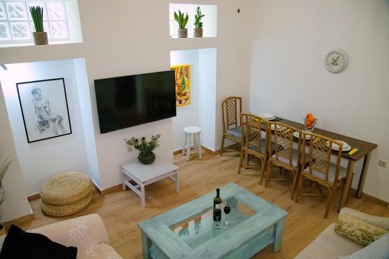 Bounty Garden House 2br 2ba Free Parking